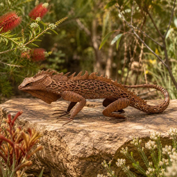 Rust Lizard Prancing