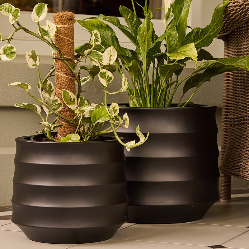 Ellipse Round Pot Black
