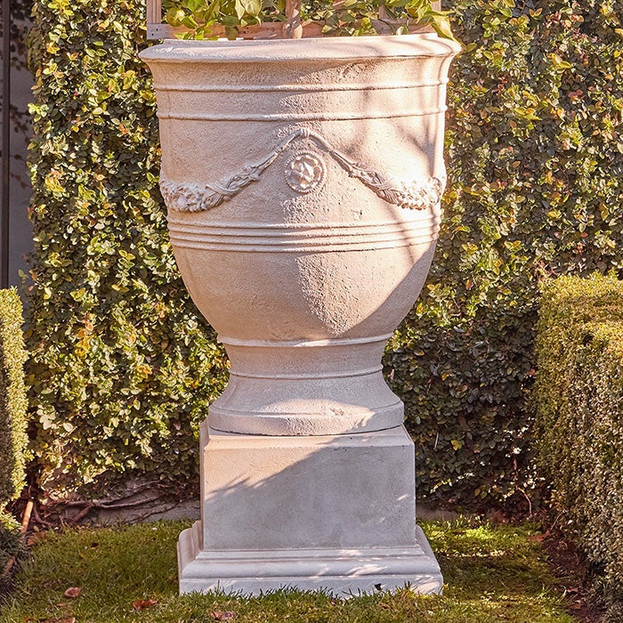 Verona Urn & Pedestal Sandstone