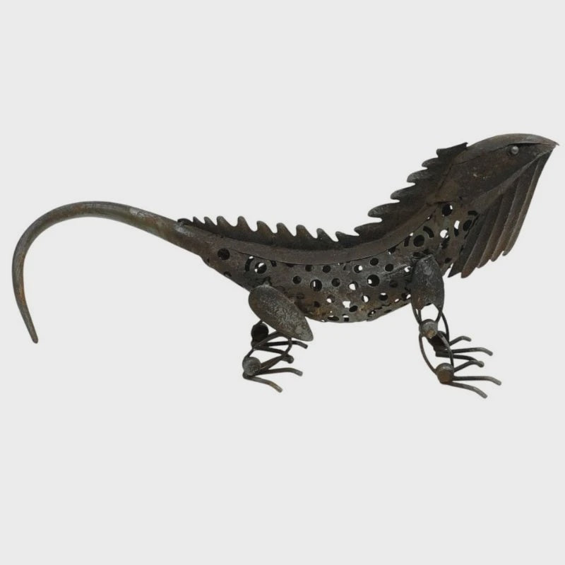 Rust Lizard Head Down