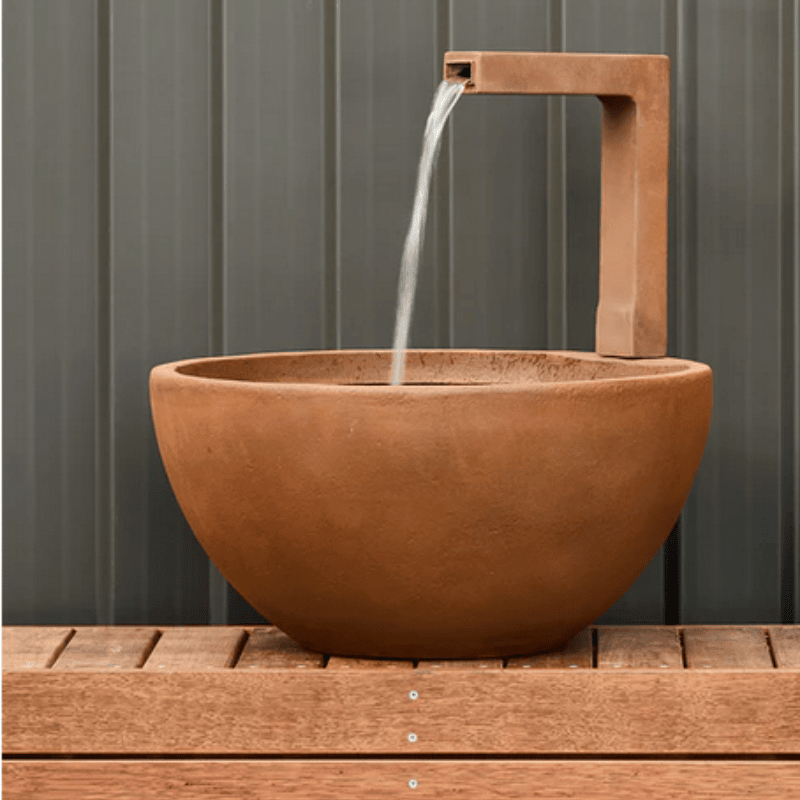 Patio Pond With Spout Iron Rust Small